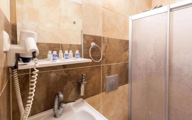 Anex Palm Beach Otel Kucukkuyu