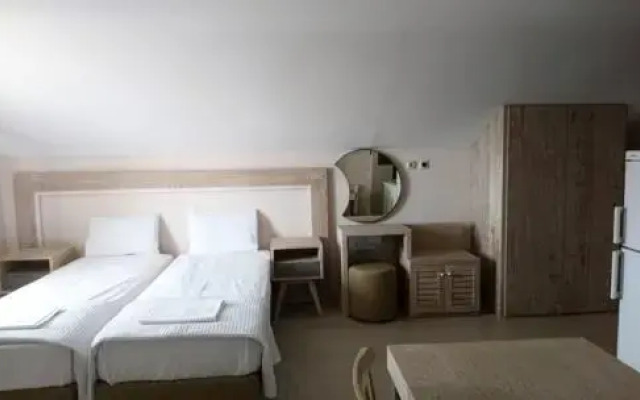 LE MONDE Apartments