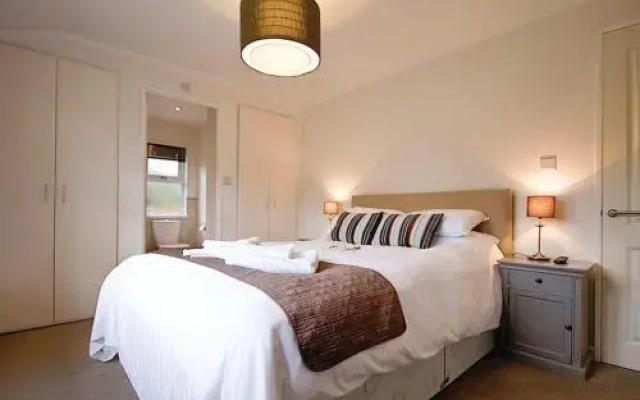 Caddys Corner Lodges
