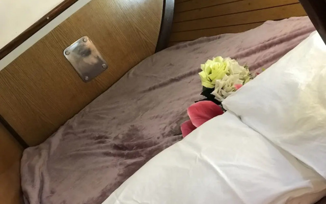 Bed & Boat Pinta 6