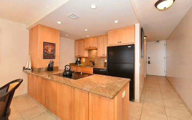 Kahana Reef 103 by RedAwning