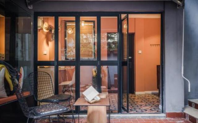 Lane Boutique Inn  Cafe