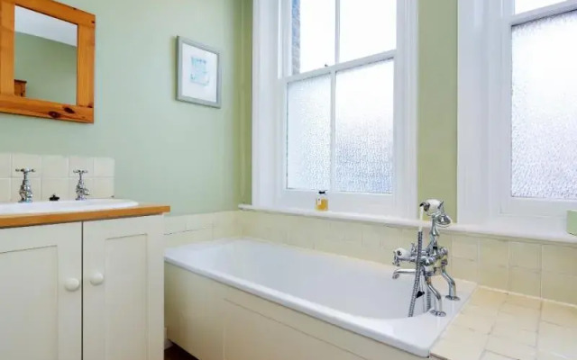 Veeve  Flat Rostrevor Road Fulham