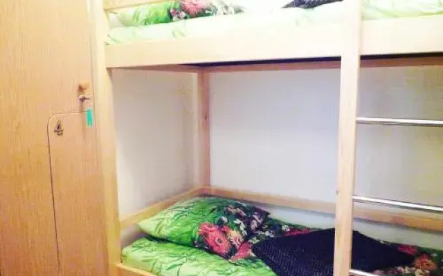 Hostel Barneo