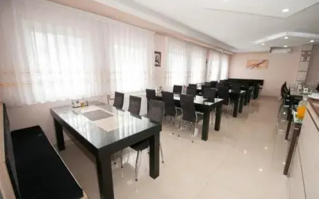 Rooms Kenedy