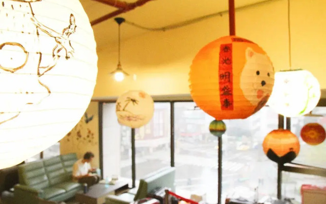 Hive House Capsule Inn 台北丰潮屋膠囊旅館
