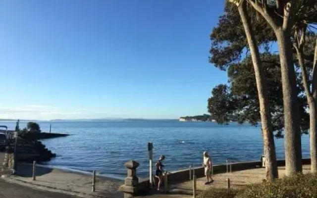 Takapuna Beach Accommodation
