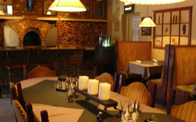 Klawer Hotel & Margo's Restaurant