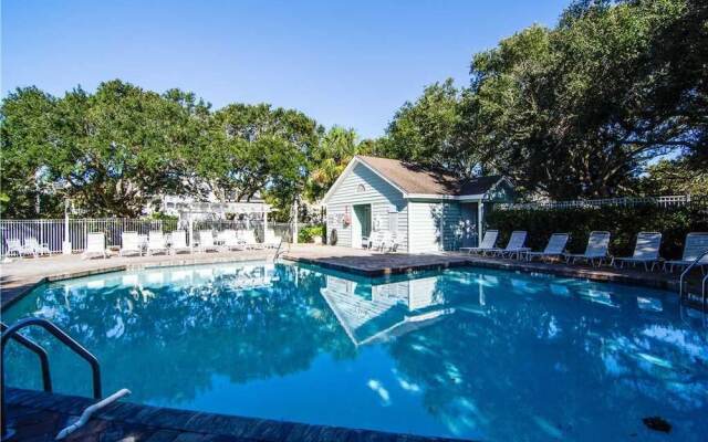 Pelican Bay 62 by RedAwning