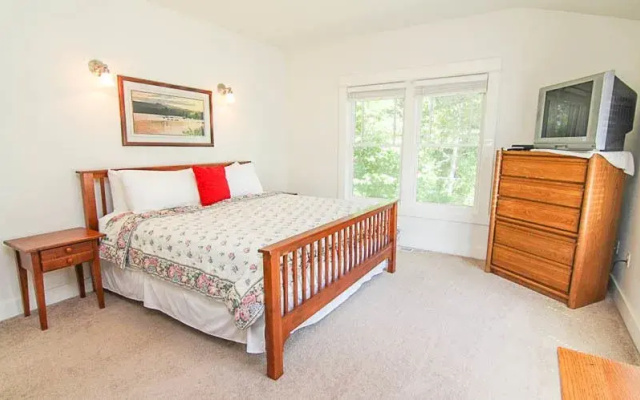 Pacific Way - 3 Br home by RedAwning
