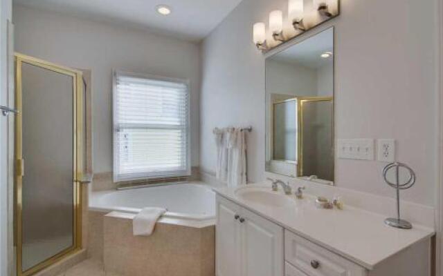 Carolina Boulevard 916 by RedAwning