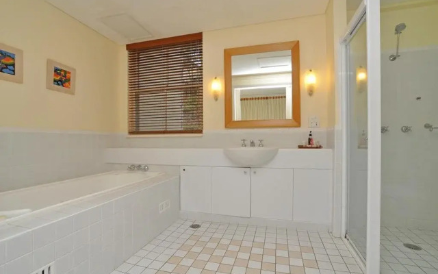 Villa Spa Executive 1br Pinot Resort Condo located within Cypress Lakes Resort (nothing is more central)