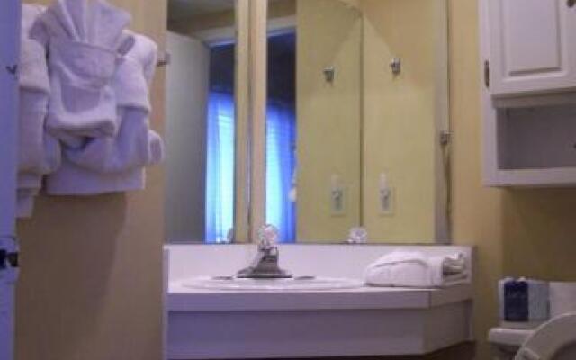 Gatlinburg Chateau Condo #508 by RedAwning