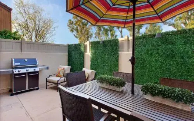 Walnut Apartment 1371 Condo