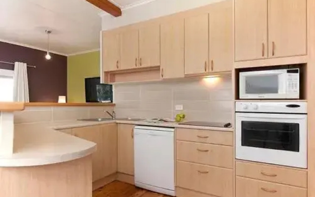 Pebble Bay Cottage