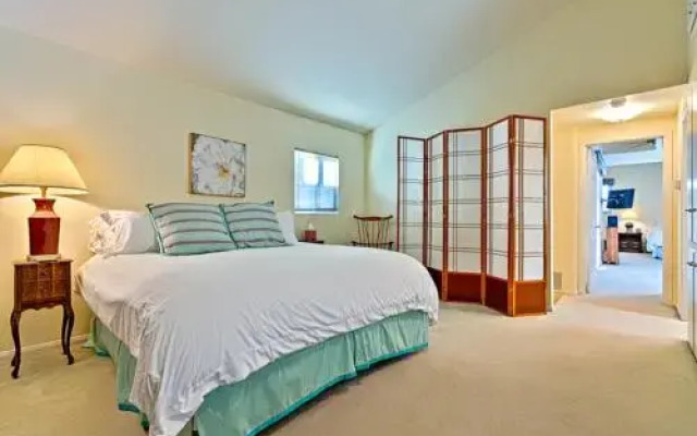 NB-214 - Coral Beach House