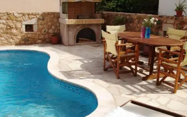 Ariadni Stone House with private pool