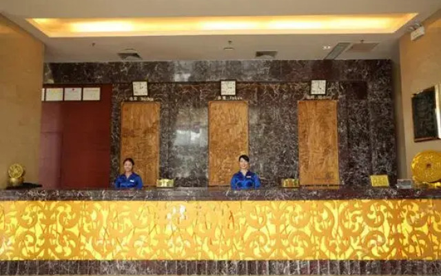 Yuexiang Hotel (Qingdao Xuzhou Road)