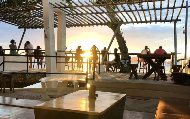 Outpost Beach Hostel