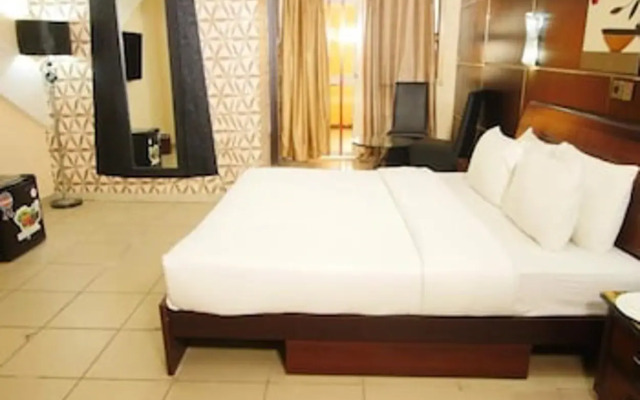 Swanky Suites in Grandview