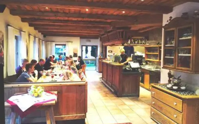 Inn-Side Adventure Cabins & Camping