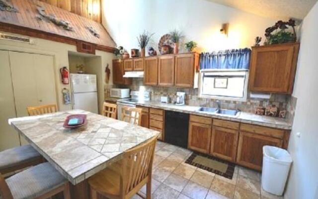 Kizzy'S Kove - 2 Br condo by RedAwning