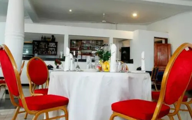 Garden Courts Hotel
