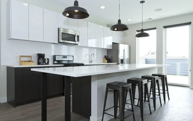 Spacious 4BR in Wrigleyville by Sonder
