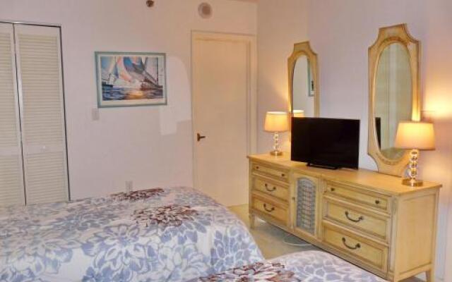 Som 813 - Somerset 2 Bedroom Condo by Redawning