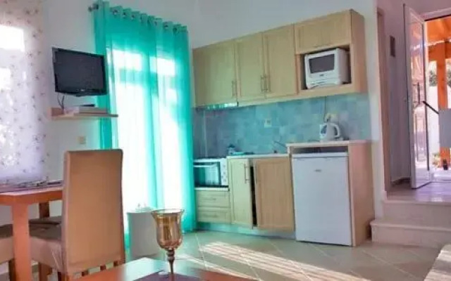 Alexena Apartments