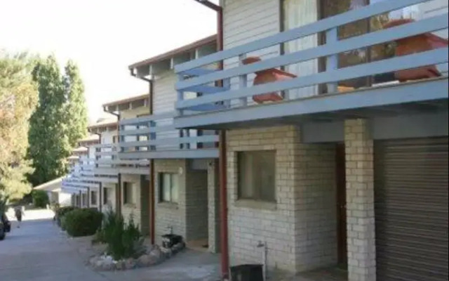 Alpha Centauri 8 - Budget Jindabyne Holiday Apartment