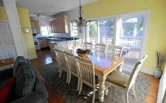Sea What Happens 4 Br home by RedAwning