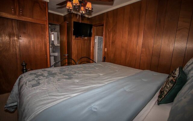 Owl Pine Cabin 1551 by RedAwning