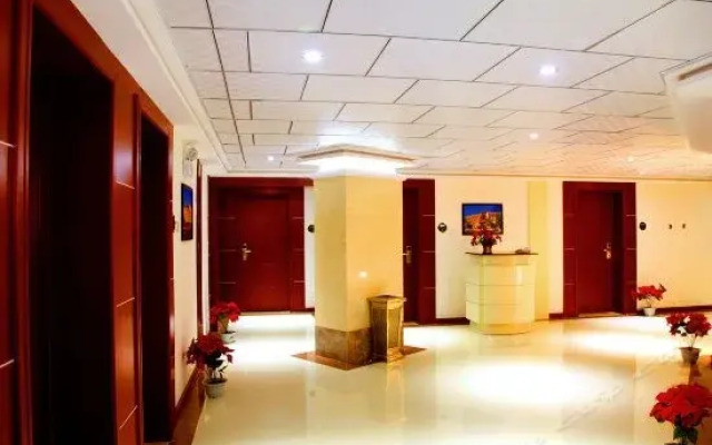Dunhuang Holiday Hotel