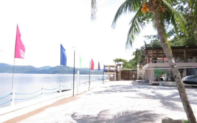 Anilao Awari Bay Resort