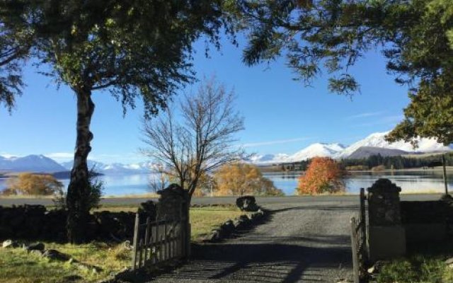 Tekapo 1929 - Pioneer Cottage – Outside – Lake Tekapo