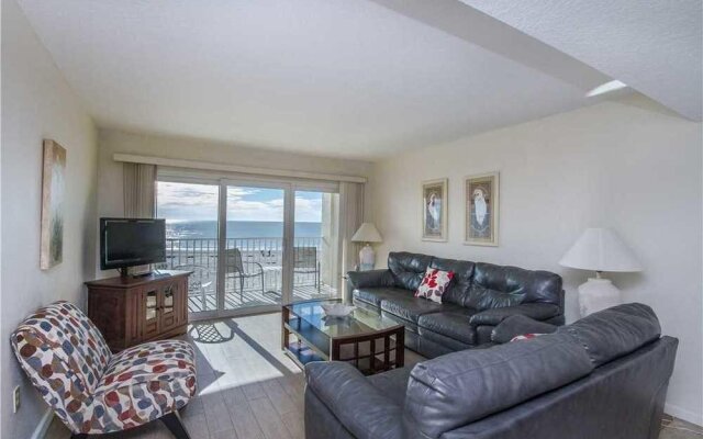 #207 Beach Place s - 3 Br condo by RedAwning