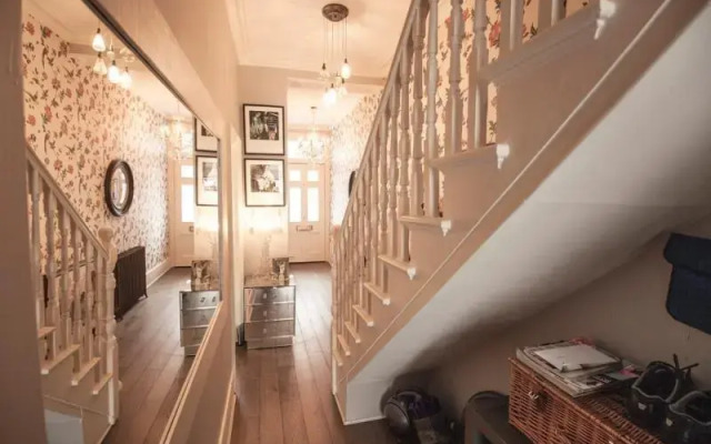 Veeve  Interior Designed 4 Bed House Dudley Road Queens Park