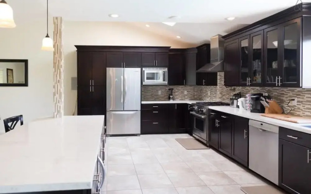 Luxurious 4BR 9m to Las Vegas Strip