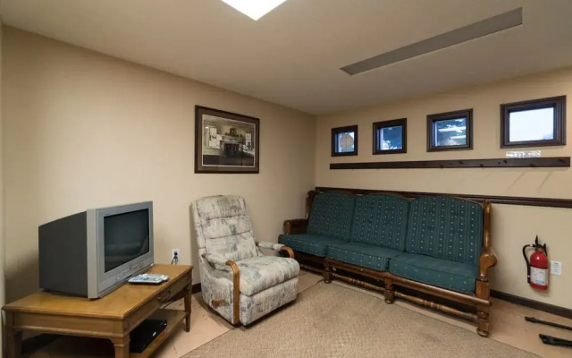 Hidden Inlet 3 Br home by RedAwning