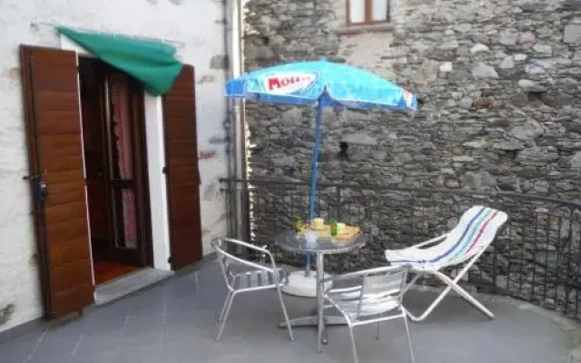 Gravedona Village House