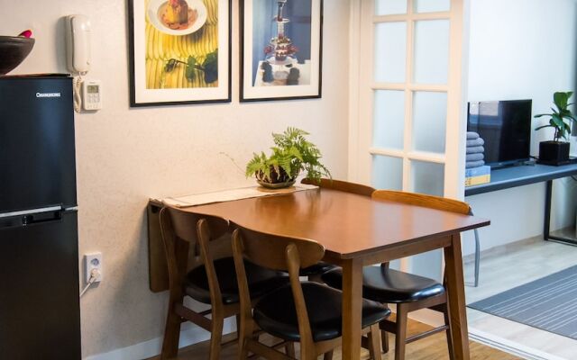 121Bukchon (Japanese Host)