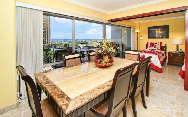 Ala Moana Condo 1777-9 by RedAwning