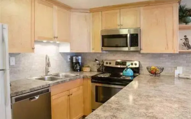 West Condominiums - W3503