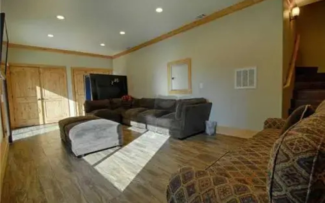 Qi Family Lodge - 5 Br Home