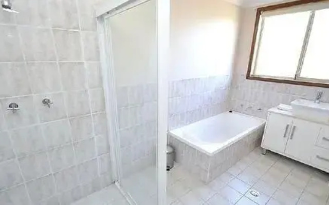 Castle Hill 60A Gil Furnished Apartment