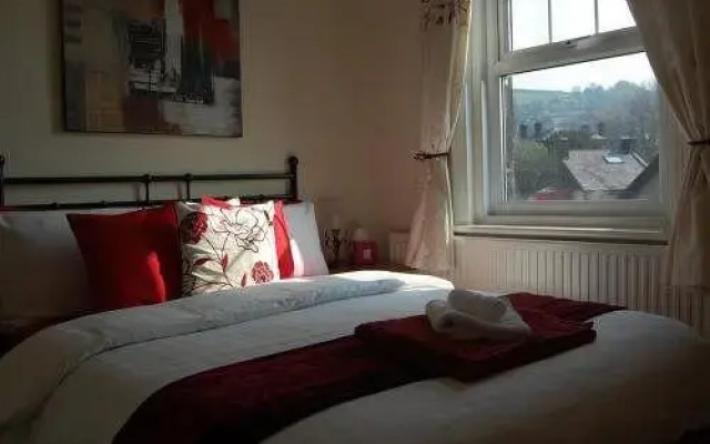 Roslyn House