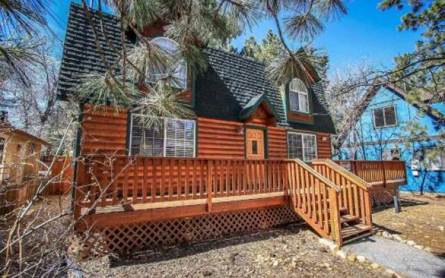 a Good Time 1520 3 Br cabin by RedAwning