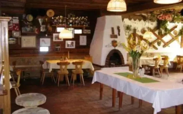 Gasthof Alpenrose und Pension Nina