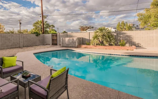 Spacious 3BR Pool by WanderJaunt